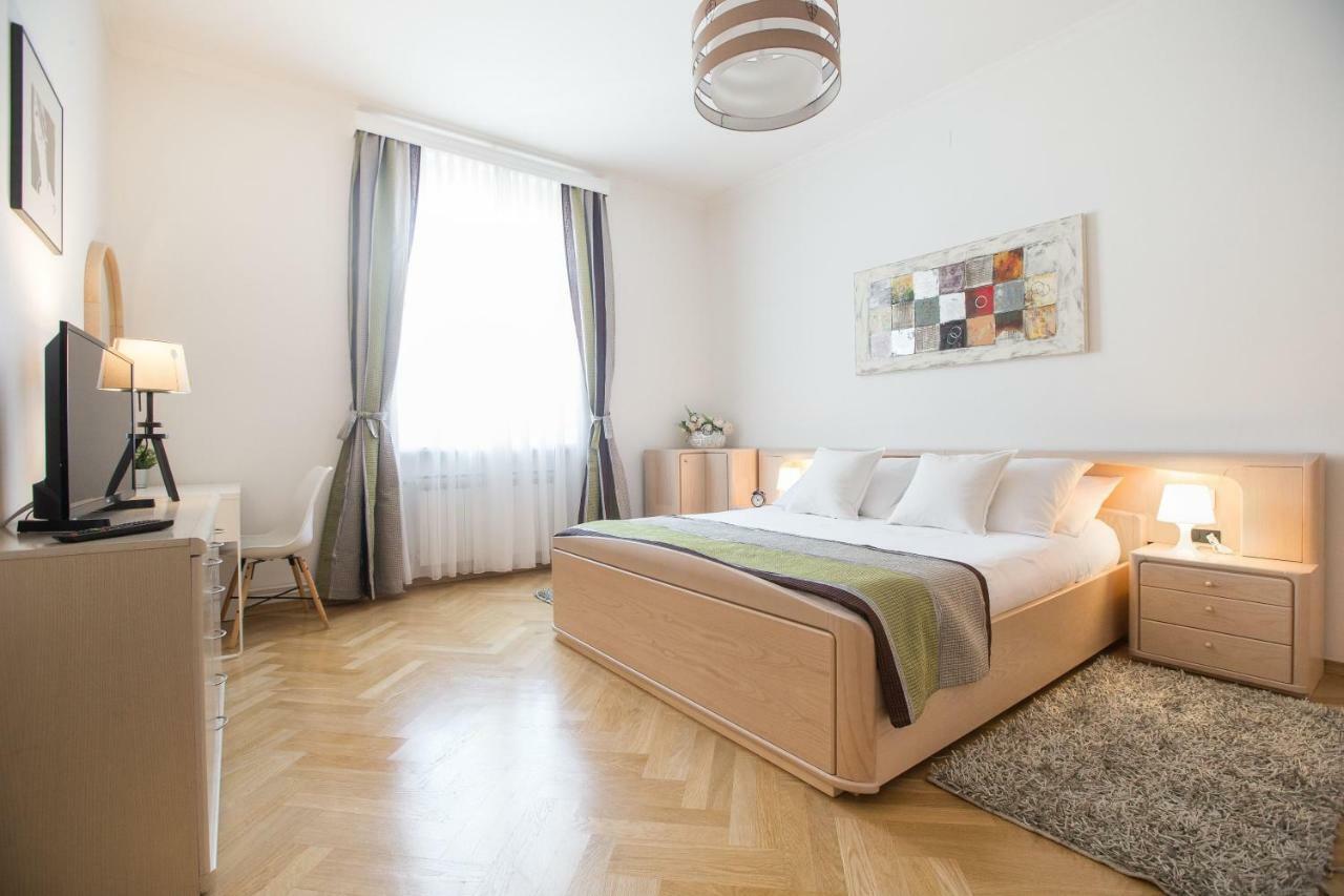 Apartamento Angela Main Street Luxury Oasis & Free Parking Zagreb Exterior foto